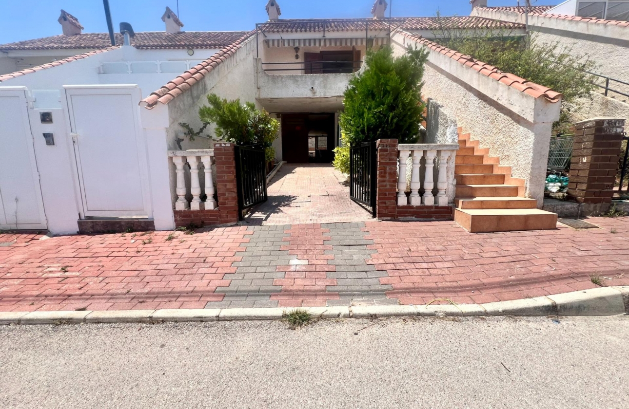 Rynek wtórny - Szeregowiec - Torrevieja - Los balcones