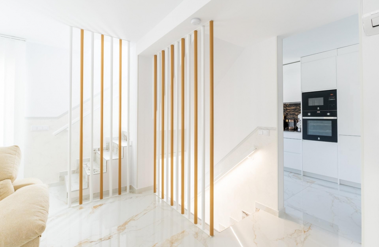 Rynek wtórny - Szeregowiec - Torrevieja - Punta Prima