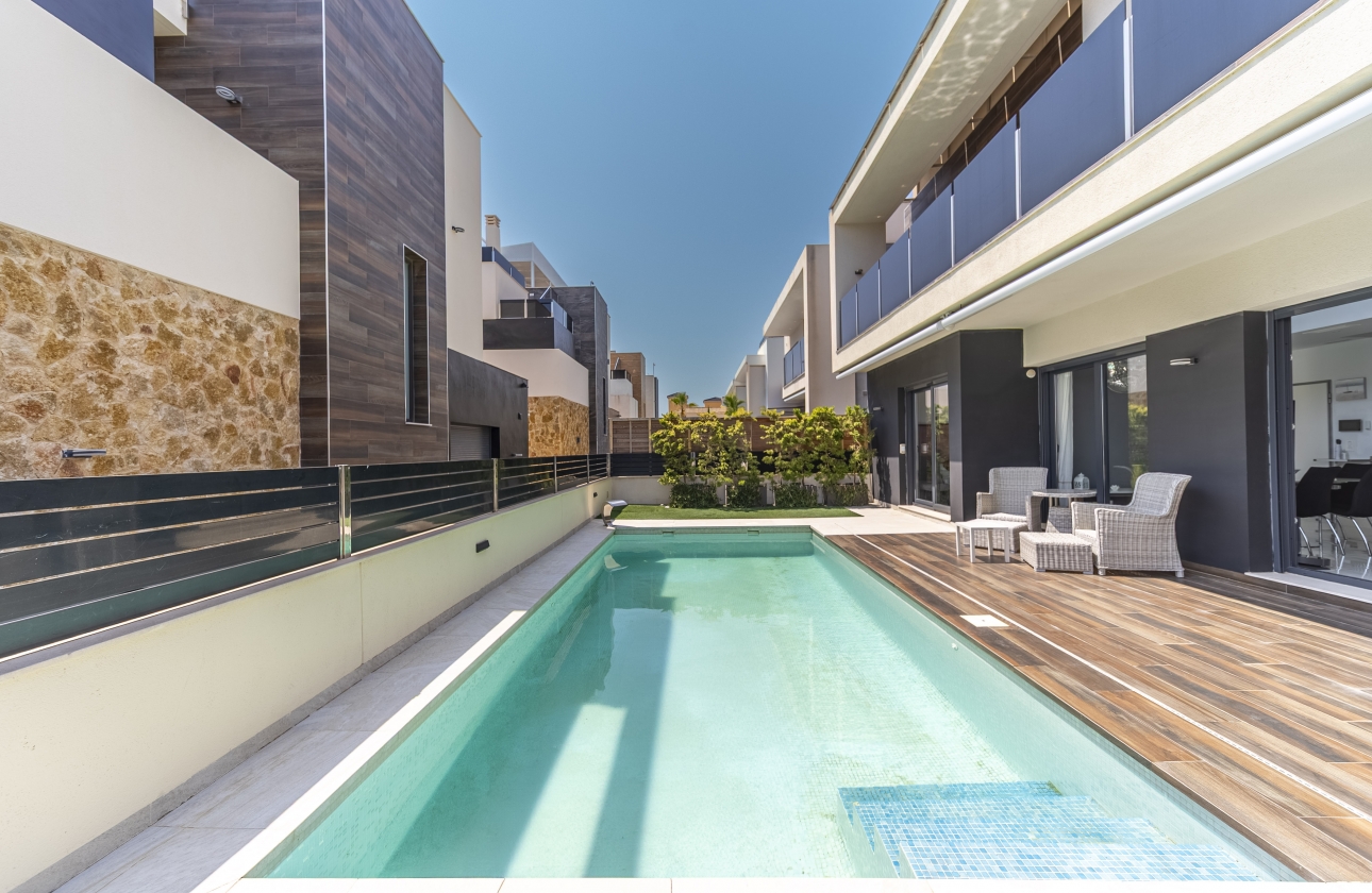 Rynek wtórny - Villa - Orihuela Costa - Lomas de Cabo Roig