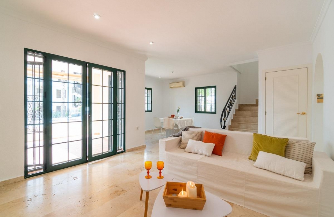 Rynek wtórny - Villa - Orihuela Costa - Villamartín