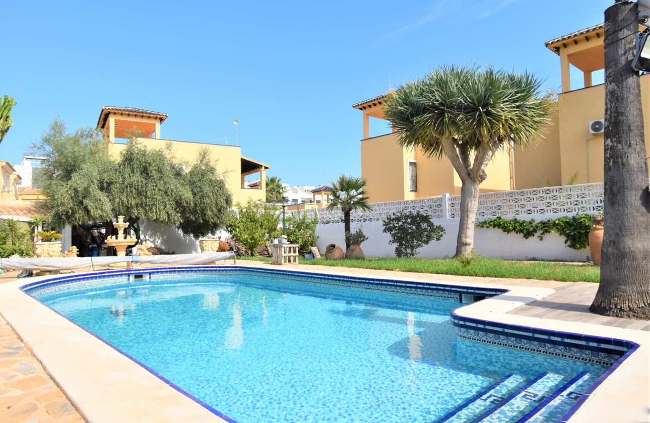 Rynek wtórny - Villa - Orihuela Costa - Villamartin