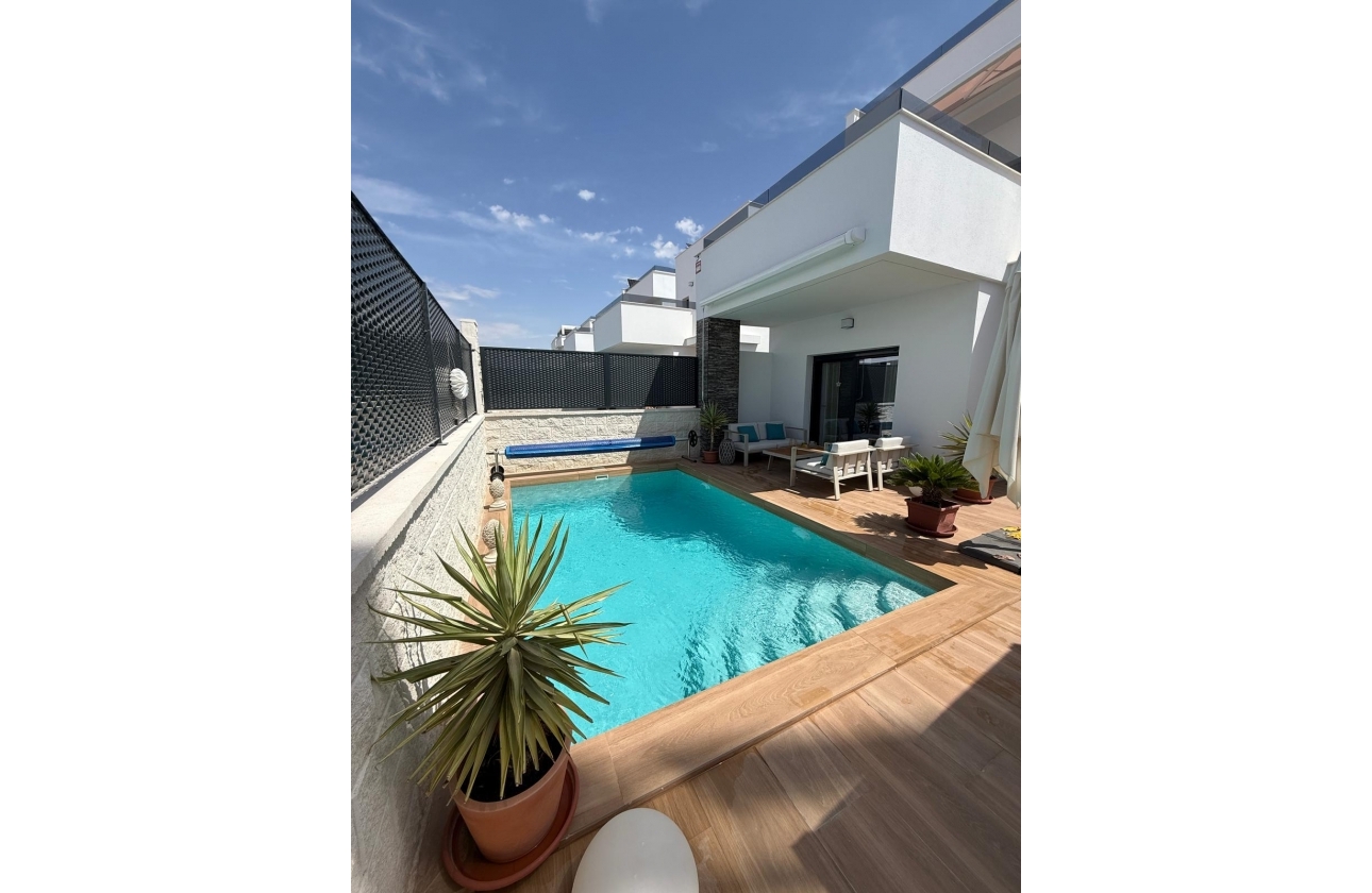 Rynek wtórny - Villa - Orihuela Costa - Vistabella Golf