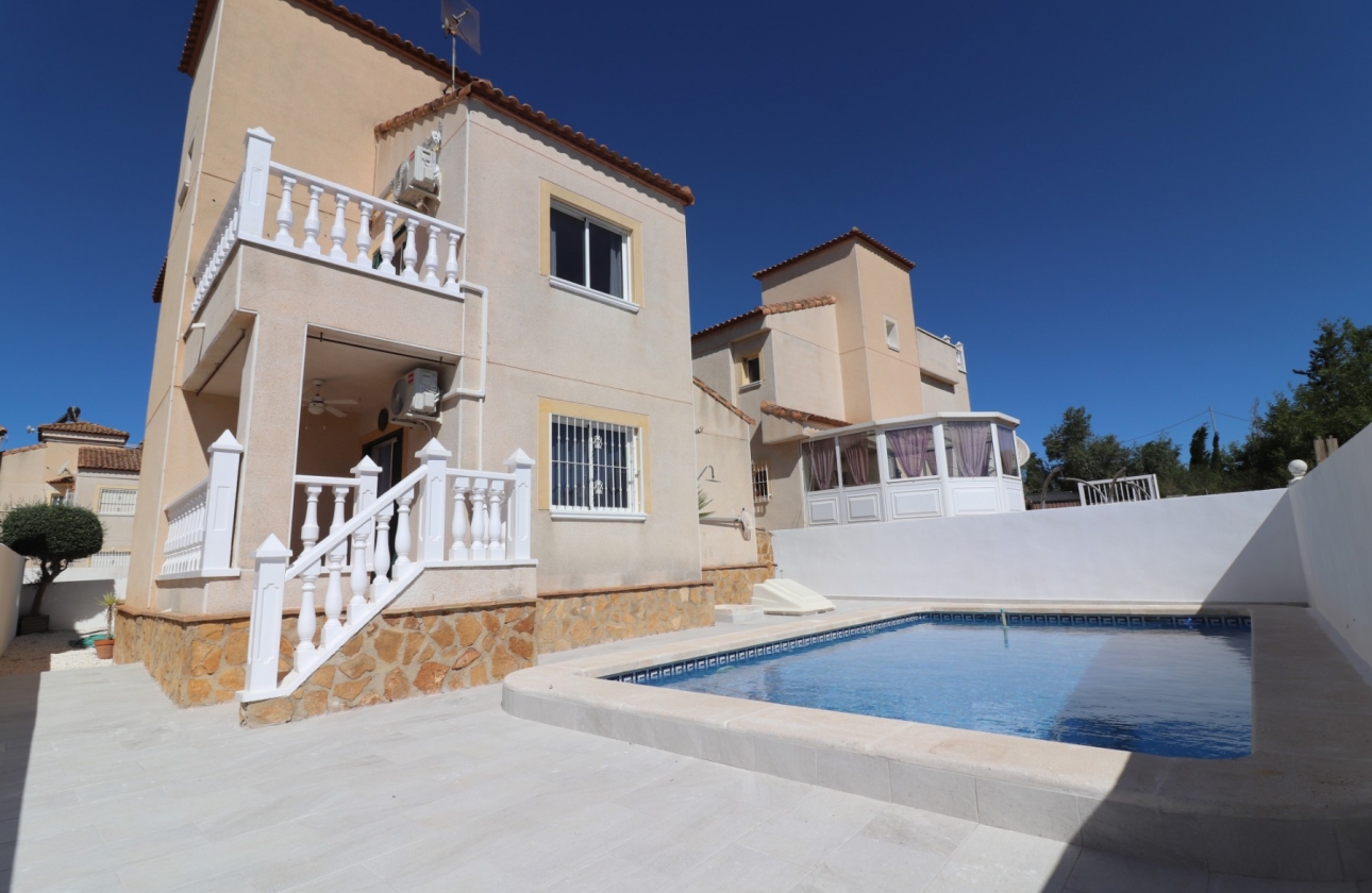 Rynek wtórny - Villa - San Miguel de Salinas - Lake View Mansions