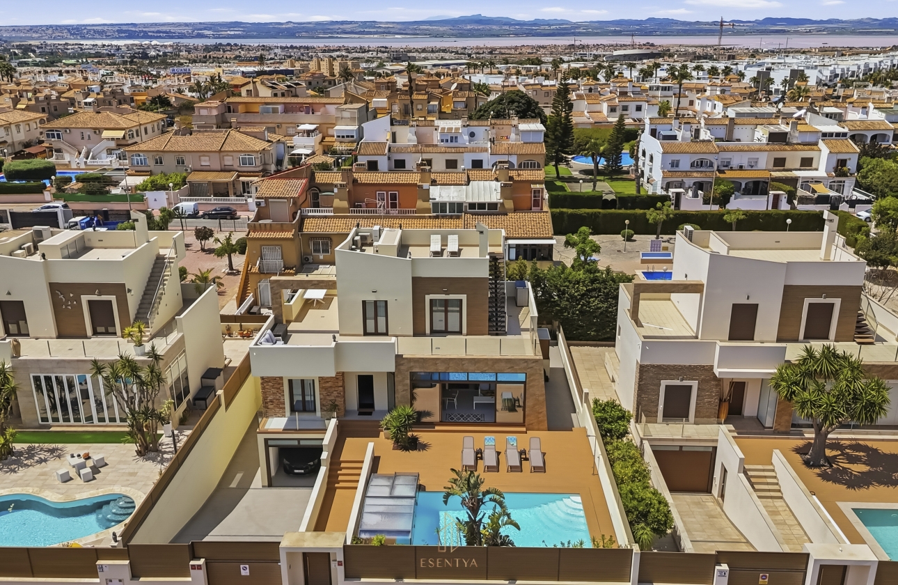 Rynek wtórny - Villa - Torrevieja - Aguas Nuevas