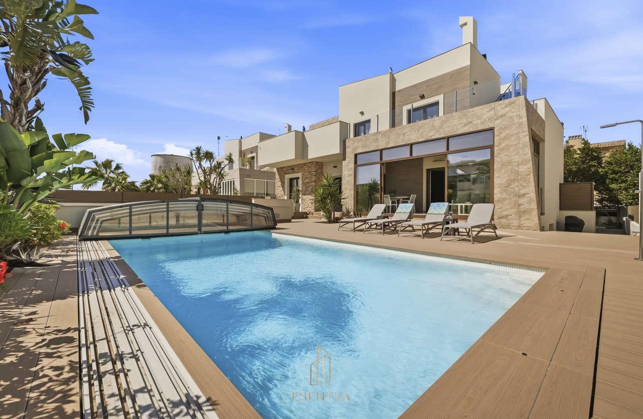 Rynek wtórny - Villa - Torrevieja - Aguas Nuevas
