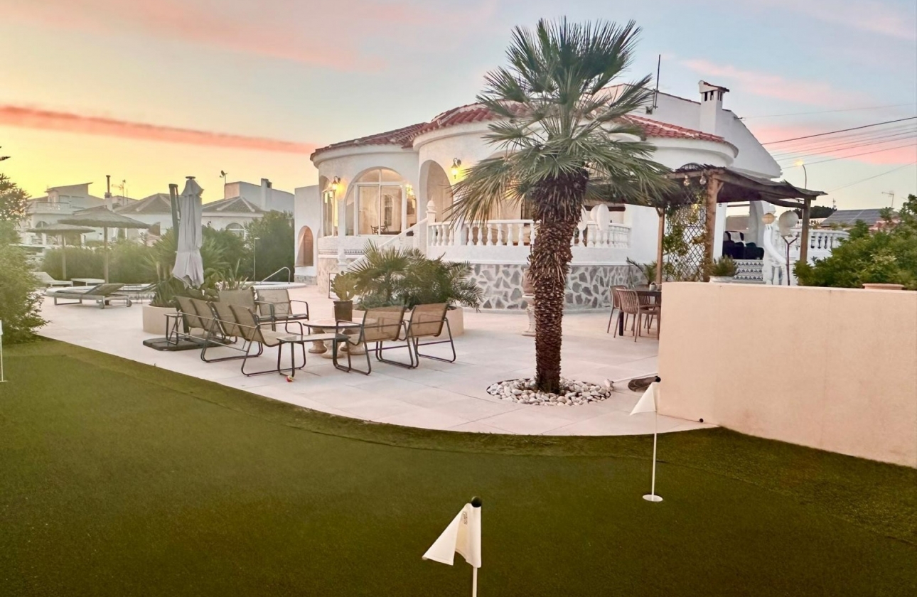 Rynek wtórny - Villa - Torrevieja - San Luis