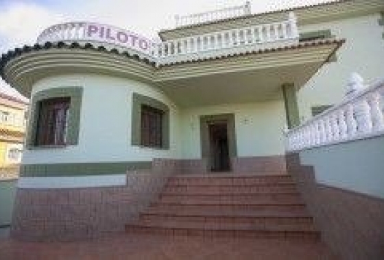 Villa - Obra nueva - Torrevieja - Los Altos