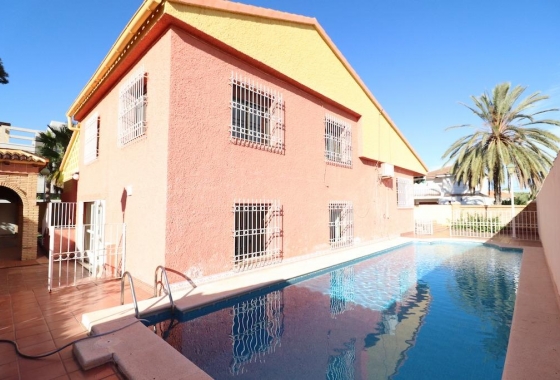 Villa - Resale - Cabo Roig - MUY CERCA DE LA PLAYA