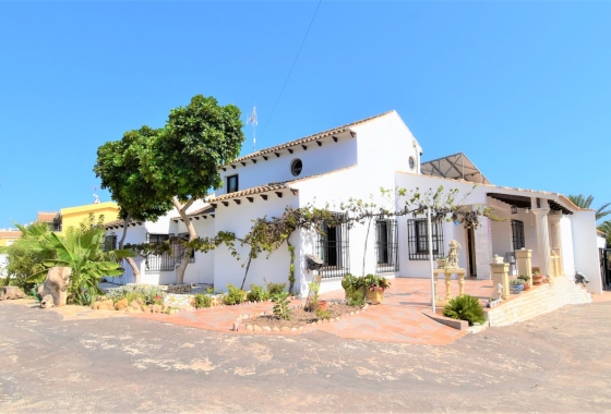 Villa - Resale - Orihuela Costa - Villamartin