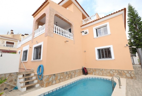 Villa - Resale - San Miguel de Salinas - Las Filipinas