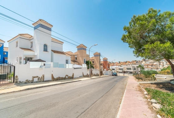 Villa - Resale - San Miguel de Salinas - Las Filipinas