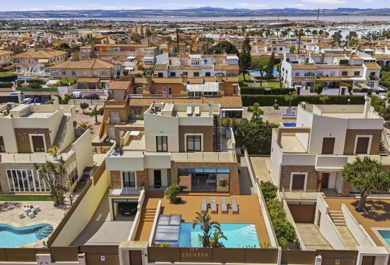 Villa - Resale - Torrevieja - Aguas Nuevas