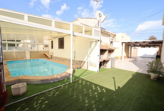 Villa - Resale - Torrevieja - La Siesta - El Salado - Torreta