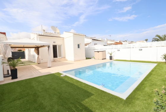 Villa - Resale - Torrevieja - San Luis