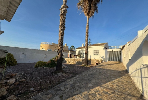 Villa - Resale - Torrevieja - San Luis