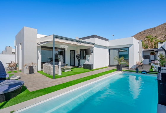 Villa - Reventa - Fortuna - Urbanizacion Las Kalendas