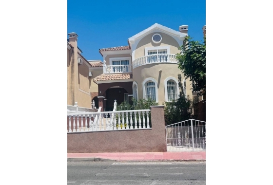 Villa - Reventa - Orihuela Costa - Blue Lagoon