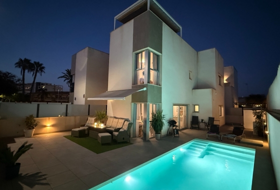 Villa - Reventa - Santiago de la Ribera - Zona de la playa