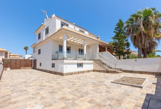 Villa - Reventa - Torrevieja - Aguas Nuevas