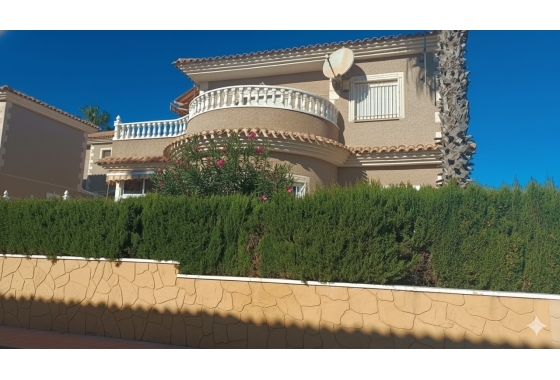 Villa - Rynek wtórny - Torrevieja - Los Altos