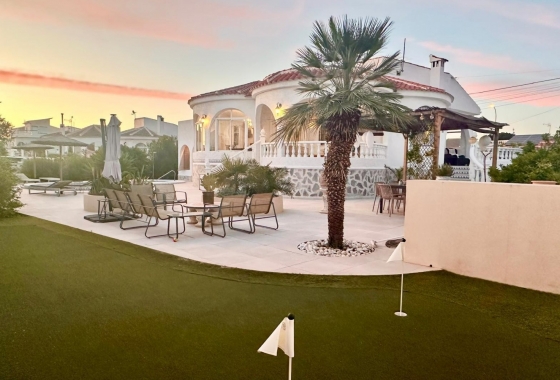 Villa - Rynek wtórny - Torrevieja - RSE-53464