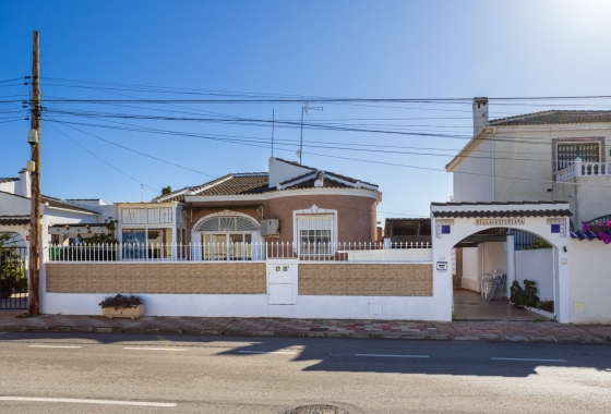Villa - Rynek wtórny - Torrevieja - Urbanización San Luis