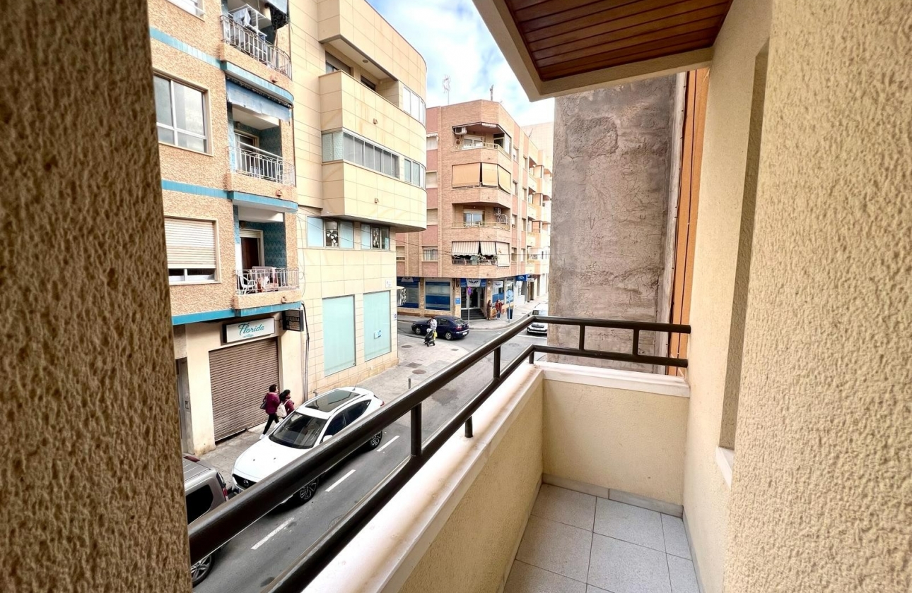 Wynajem długoterminowy - Apartament - Torrevieja - Centro