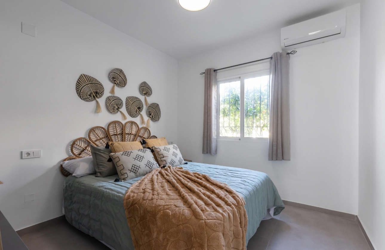 Wynajem długoterminowy - Bungalow - Torrevieja - Zona los Frutales