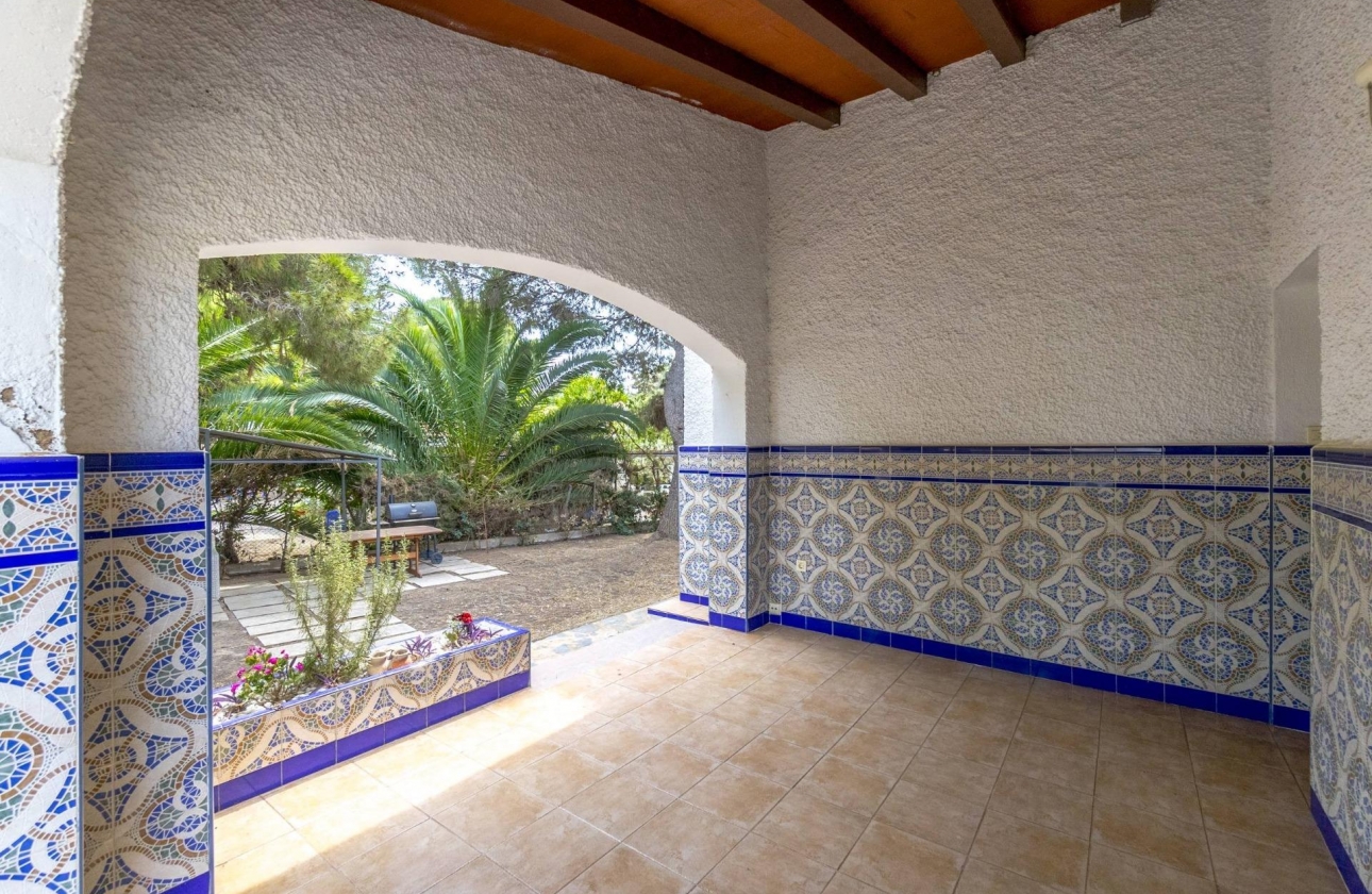 Resale - Villa - Orihuela Costa - Punta Prima