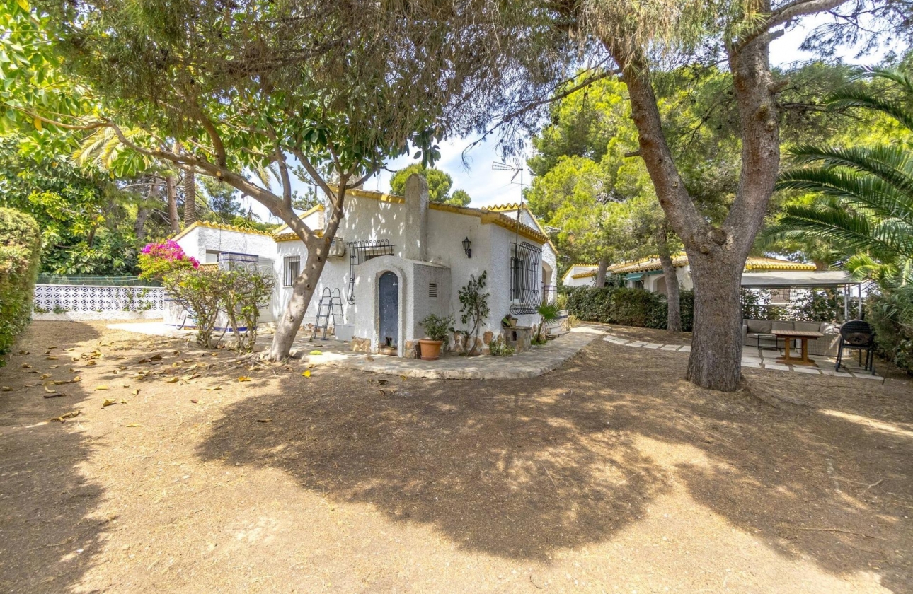 Resale - Villa - Orihuela Costa - Punta Prima