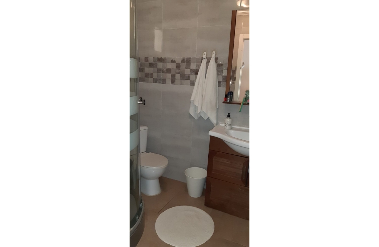 Resale - Apartment - Santa Pola - Santiago Bernabéu