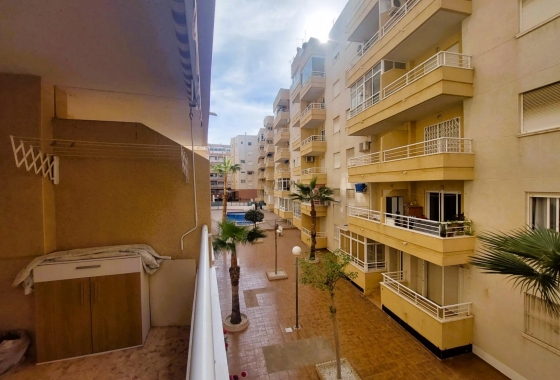 Resale - Apartment - Torrevieja - Centro