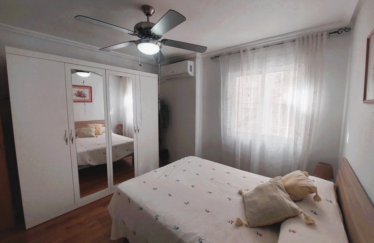 Resale - Apartment - Torrevieja - Centro