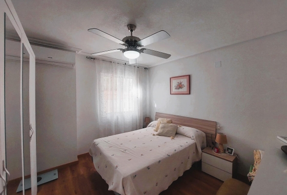 Resale - Apartment - Torrevieja - Centro