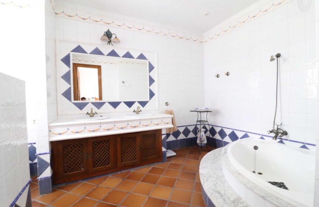 Resale - Villa - Pilar de la Horadada - Riomar