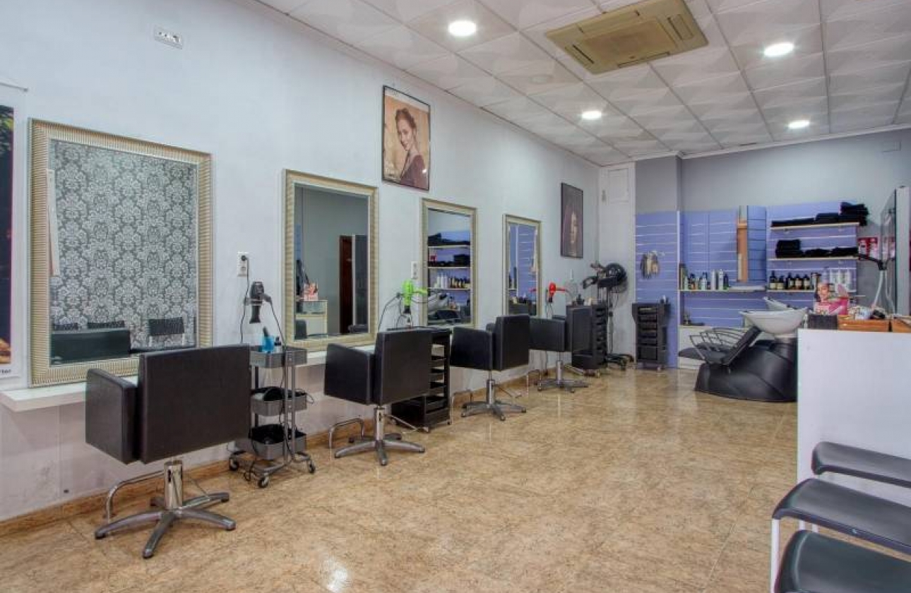 Resale - Commercial Unit - Torrevieja - La Mata