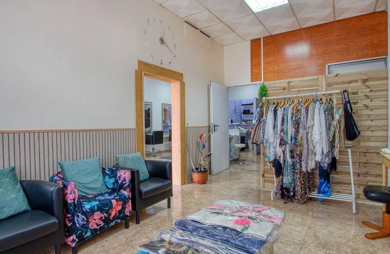 Reventa - Commercial Unit - Torrevieja - La Mata