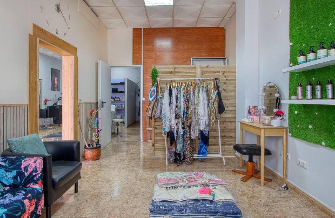 Resale - Commercial Unit - Torrevieja - La Mata