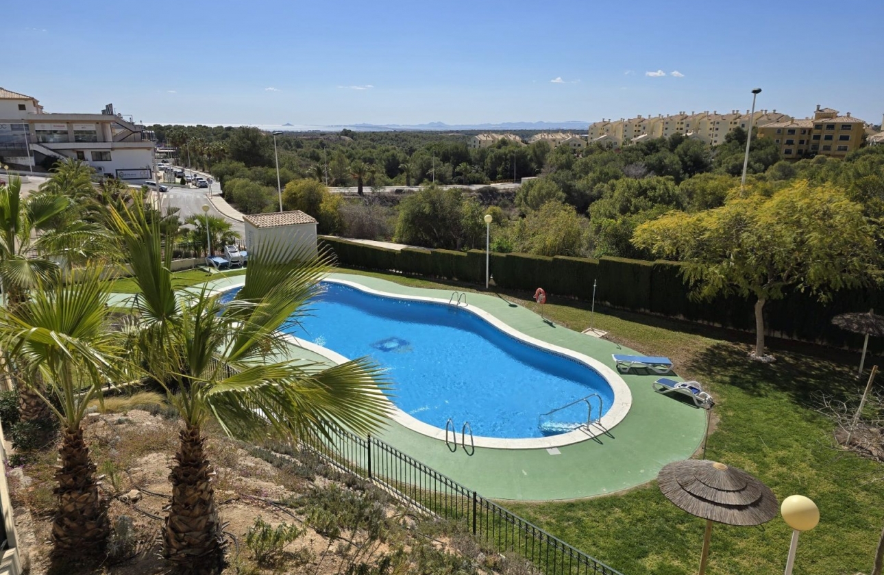 Resale - Apartment - Orihuela Costa - Campoamor