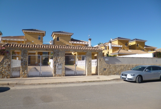 Resale - Villa - Orihuela Costa - La Zenia