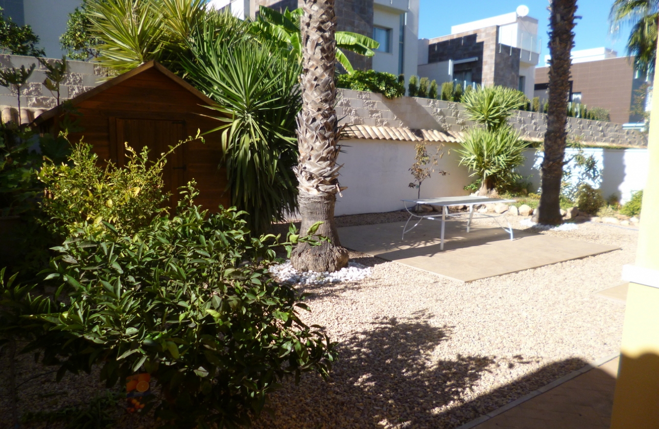 Resale - Villa - Orihuela Costa - La Zenia