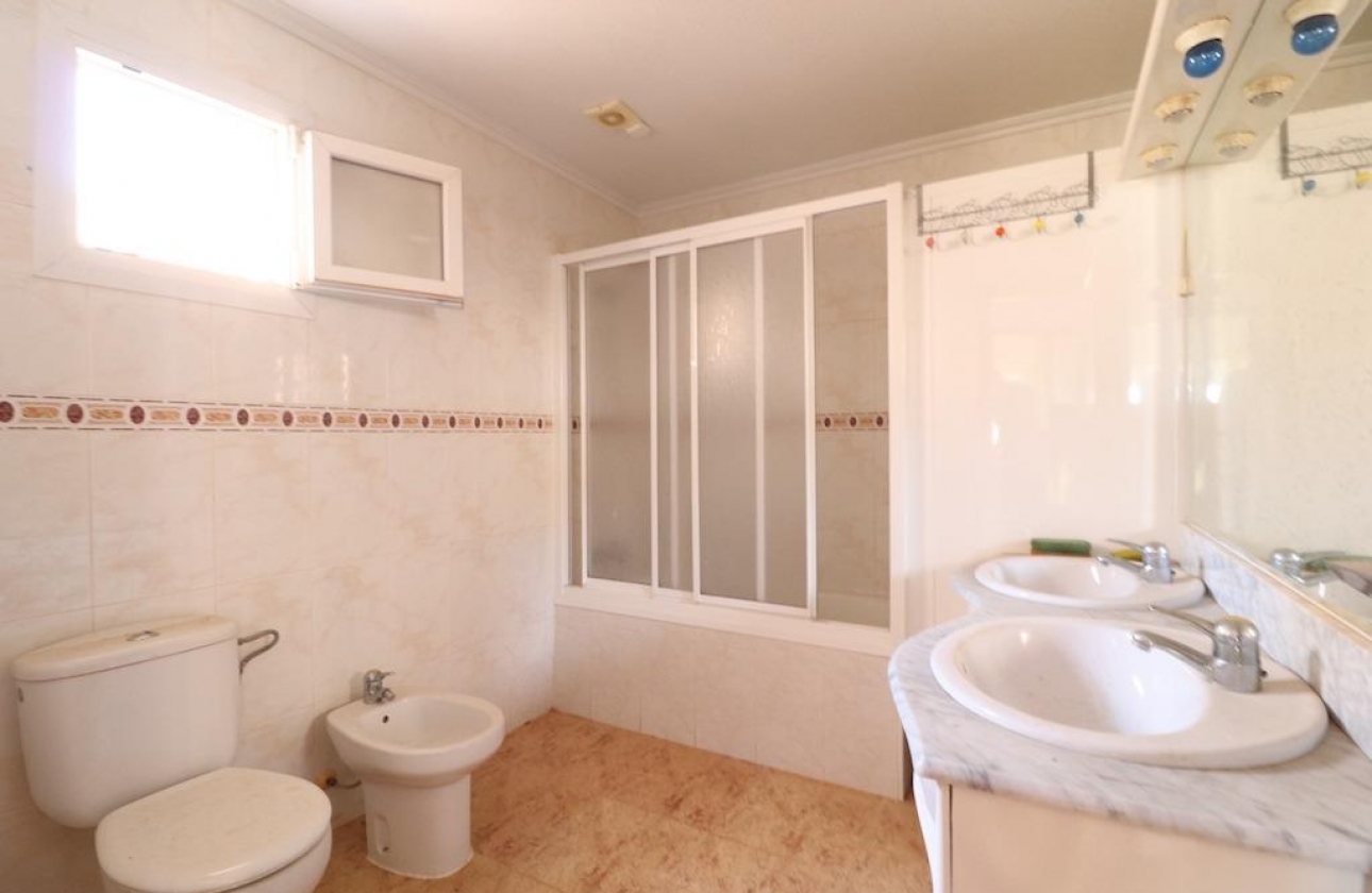 Resale - Villa - Orihuela Costa - Villamartín