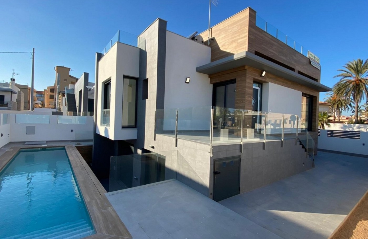 Obra nueva - Villa - Torrevieja - La Mata