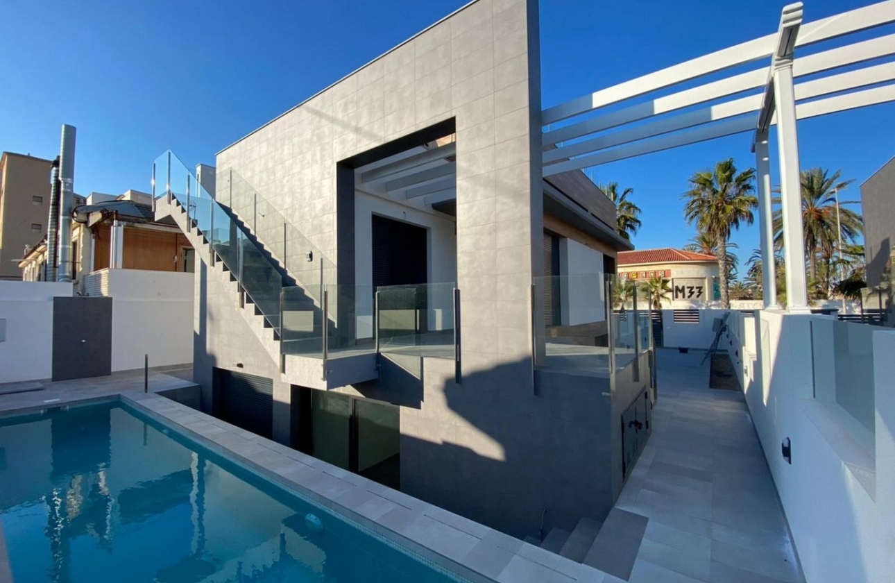 Obra nueva - Villa - Torrevieja - La Mata