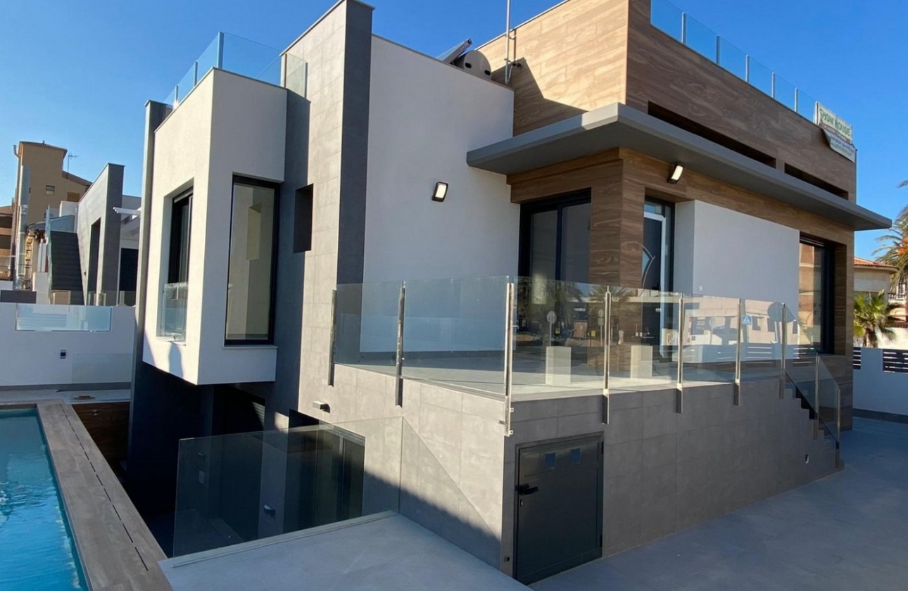 Obra nueva - Villa - Torrevieja - La Mata