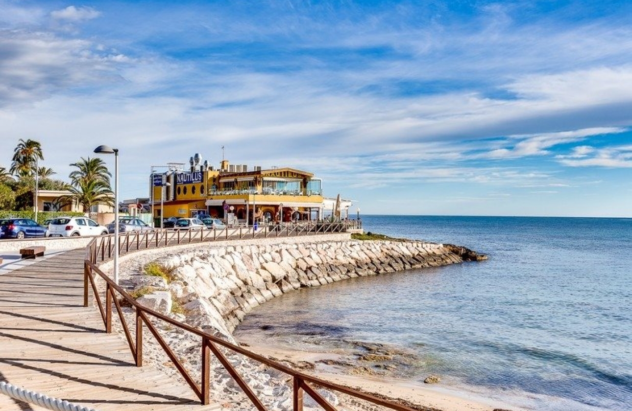 Rynek pierwotny - Villa - Orihuela Costa - Punta Prima