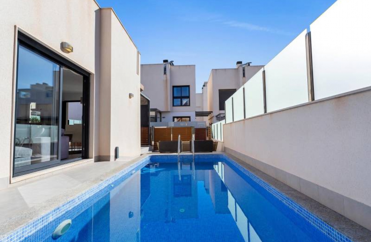 Resale - Villa - Torrevieja - Sector 25