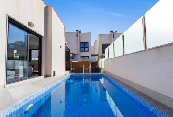 Resale - Villa - Torrevieja - Sector 25