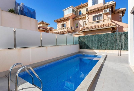 Resale - Villa - Torrevieja - Sector 25