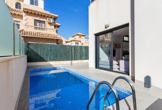 Rynek wtórny - Villa - Torrevieja - Sector 25